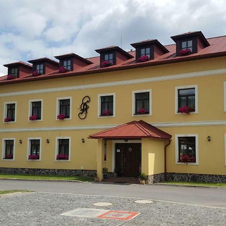 Penzion Altmayer Banská Štiavnica エクステリア 写真