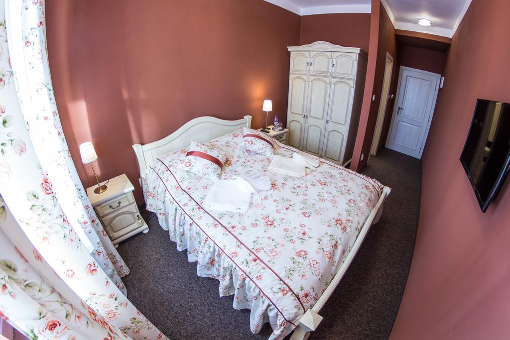 Penzion Altmayer Banská Štiavnica エクステリア 写真